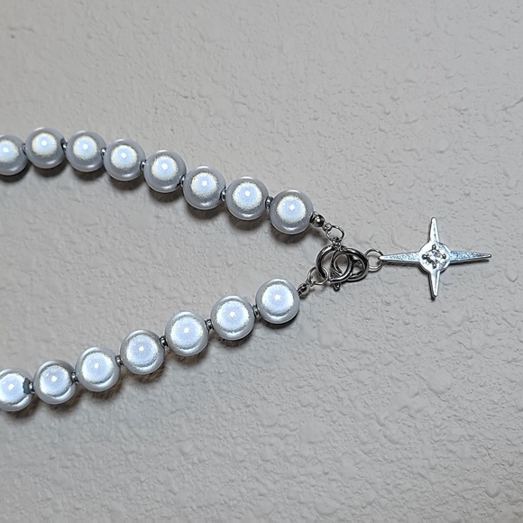 Reflective necklace - Picture 2 of 6